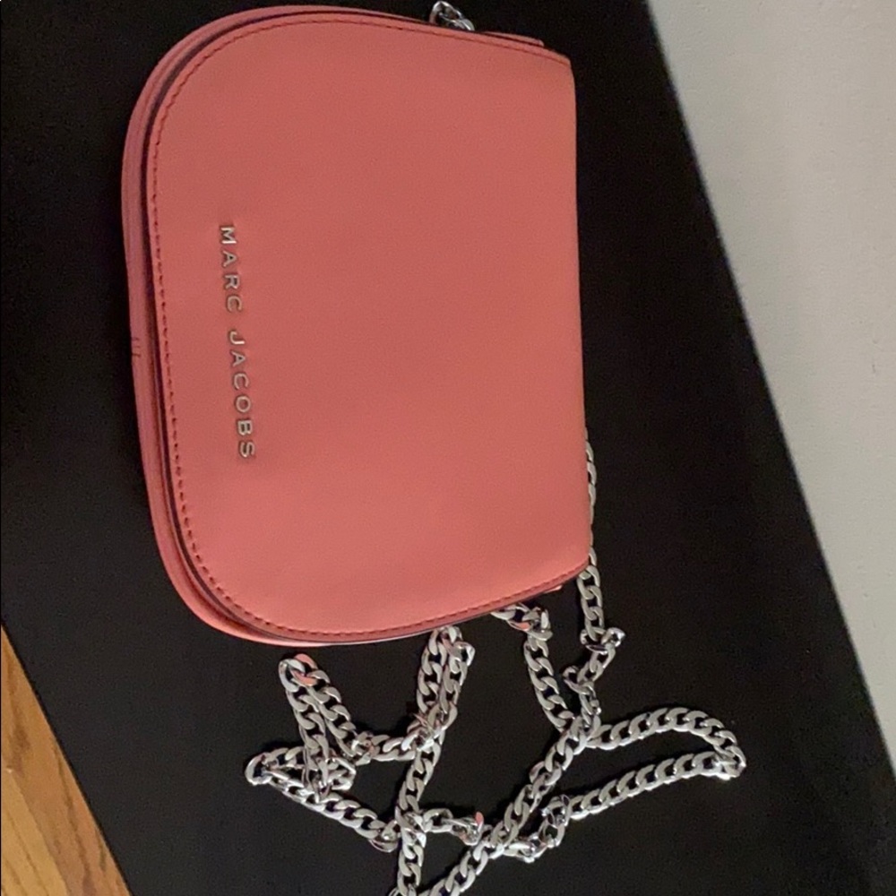 MARC JACOBS Avenue Crossbody Leather Handbag